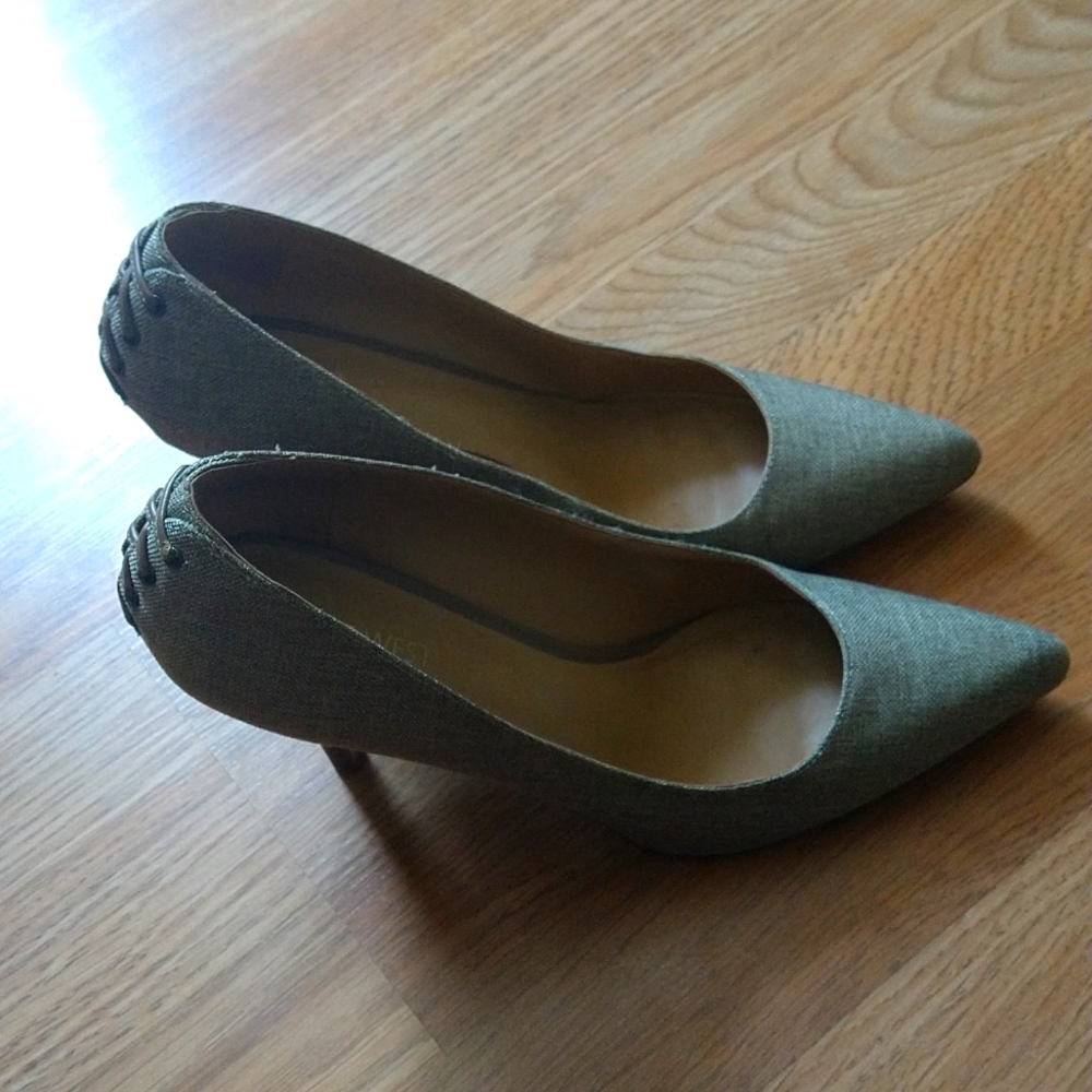 Size ten nine west heels